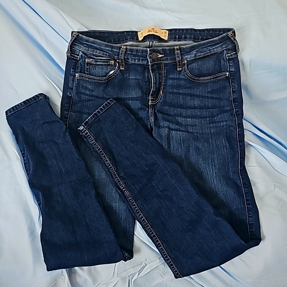 Hollister skinny jeans. Dark wash. Sz 11